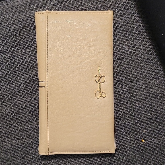 Jessica Simpson Wallet - Picture 2 of 3